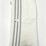 Serviette de bain blanche motif gris DKNY
